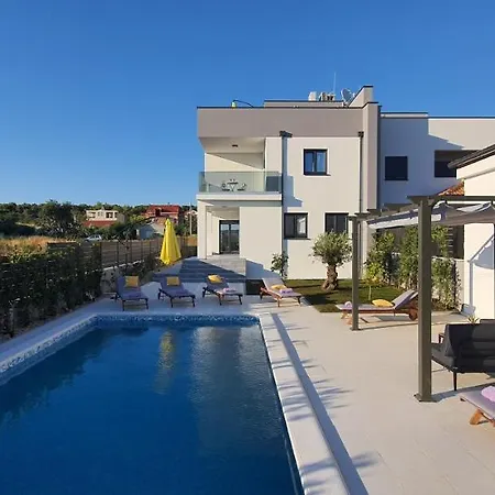 New 2020! 4* Ivona With Pool And Jacuzzi *