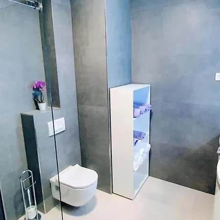 New 2020! 4* Ivona With Pool And Jacuzzi וילה זאדאר