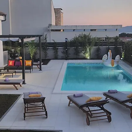 וילה New 2020! 4* Ivona With Pool And Jacuzzi זאדאר