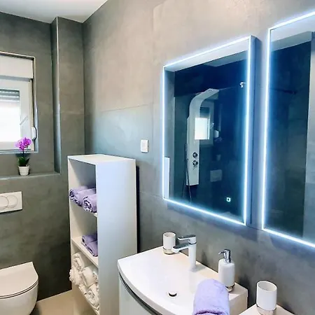 New 2020! 4* Ivona With Pool And Jacuzzi * זאדאר