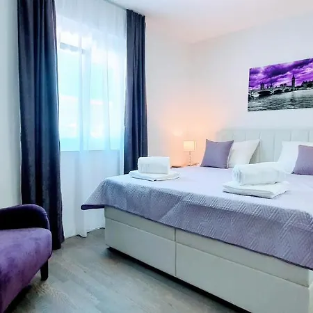 New 2020! 4* Ivona With Pool And Jacuzzi וילה *
