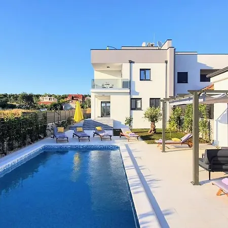 New 2020! 4* Ivona With Pool And Jacuzzi *