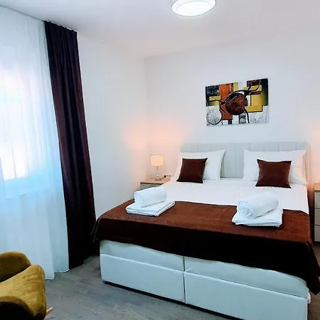 New 2020! 4* Ivona With Pool And Jacuzzi וילה זאדאר